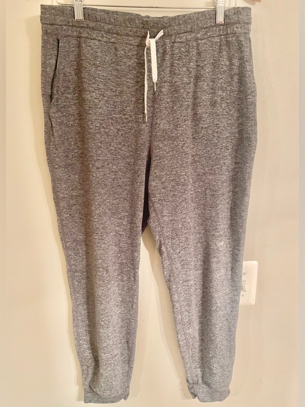 Vuori Performance Jogger Women's Gray Heather Size XL- Read